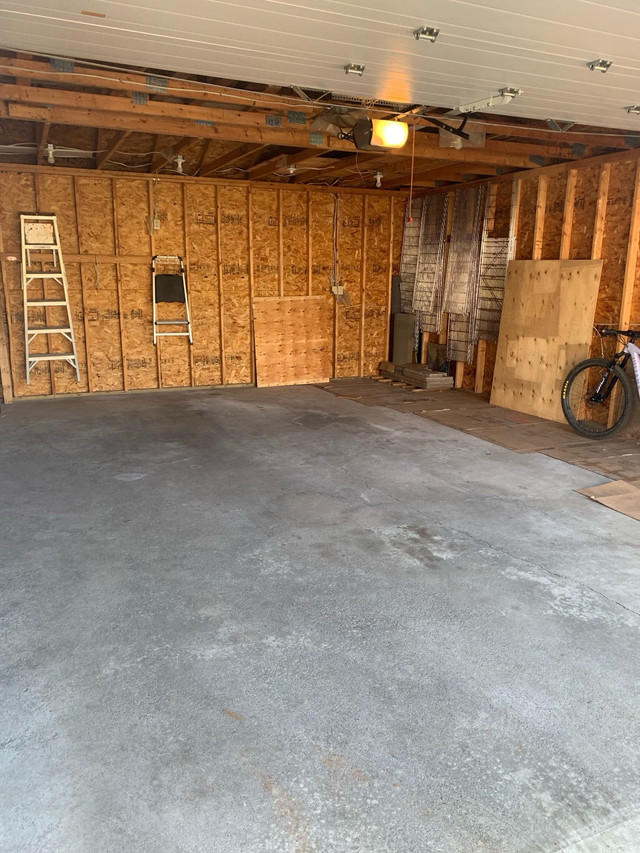 Double Car Garage in Storage & Parking for Rent in Thunder Bay - Image 2
