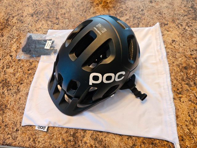 POC Tectal MTB helmet/casque dans Vêtements, chaussures et accessoires  à Ville de Montréal - Image 2