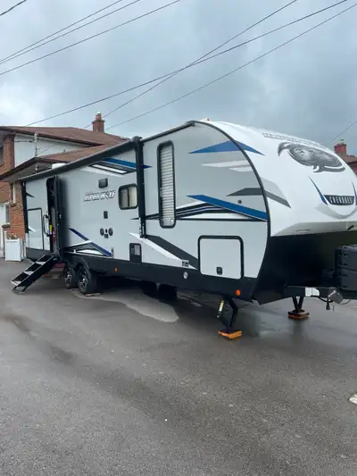 SELLING 2022 FOREST RIVER 26RB-L CHEROKEE ALPHA WOLF IN PERFEC CONDITION, NO SMOKENG $ 26800 PLEASE...