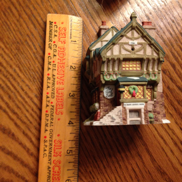 DEPARTMENT 56 - DICKENS VILLAGE ORNAMENT - THE PIED BULL INN in Arts & Collectibles in Markham / York Region - Image 2