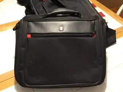 Swiss gear many compartments good condition $20