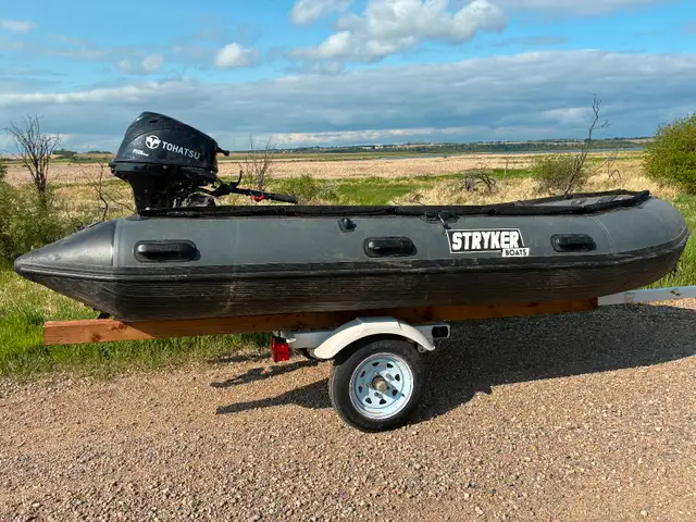 Stryker 380 Pro inflatable boat in Powerboats & Motorboats in Lloydminster - Image 2