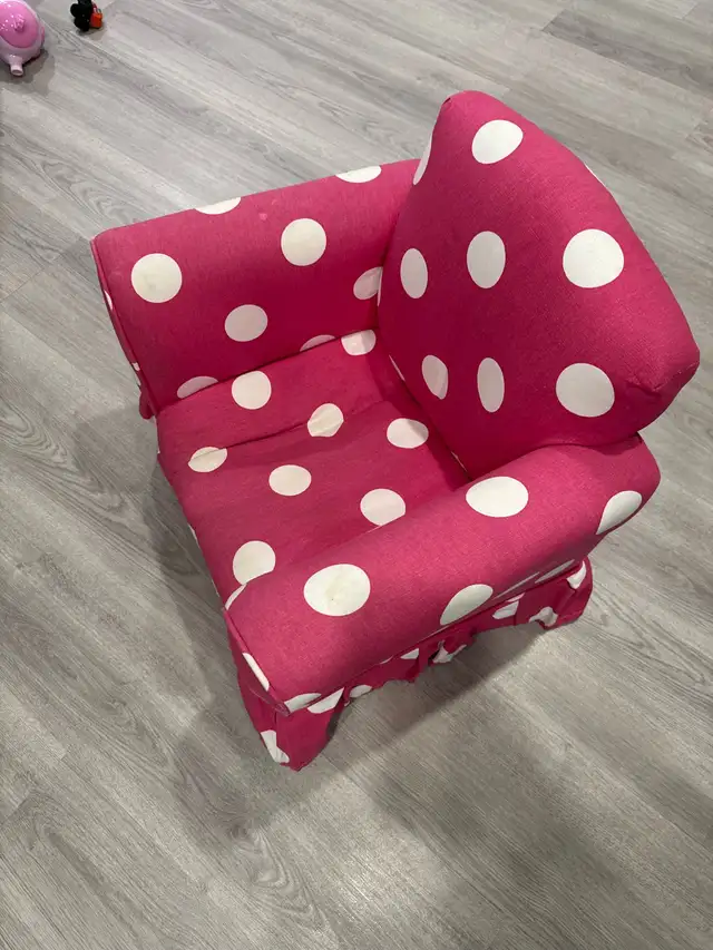Kids Toddler Armchair – Pink Polka Dot – Clean - Free in Feeding & High Chairs in Markham / York Region - Image 3