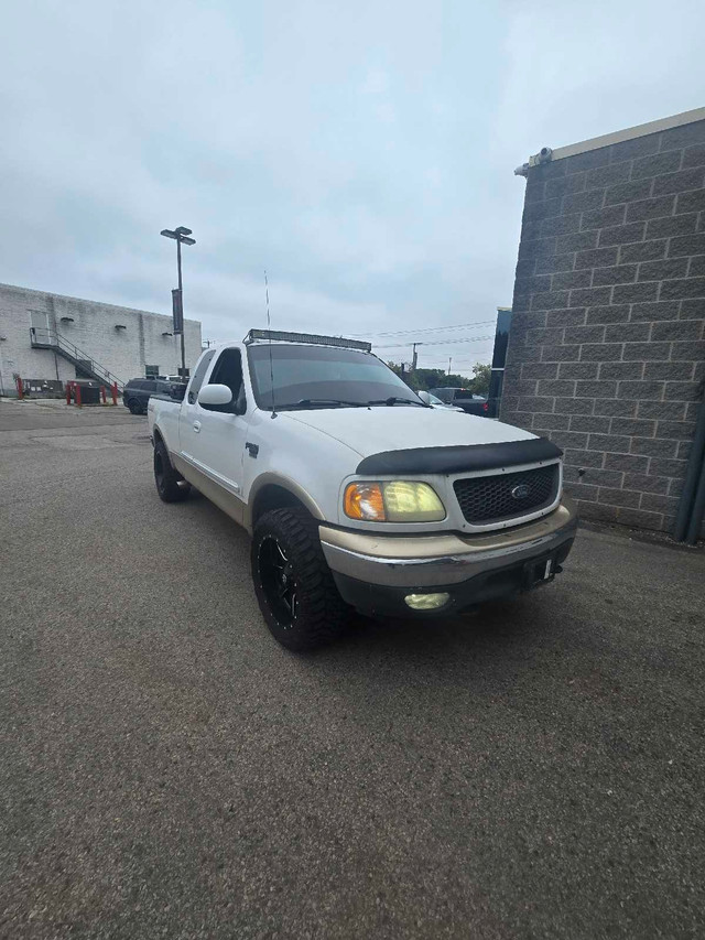 2000 ford f150  in Cars & Trucks in Sarnia - Image 2