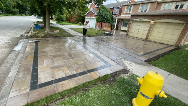 Interlock driveway and patio in Interlock, Paving & Driveways in Markham / York Region - Image 3