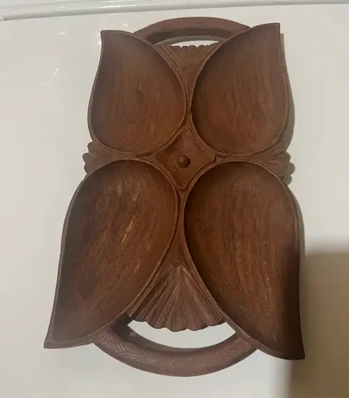 Serving Tray Wooden Hand Carved with 4 SECTIONS in Kitchen & Dining Wares in Mississauga / Peel Region - Image 2