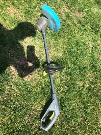 $40 for yardworks electric 12” trimmer, missing bottom cover, View more