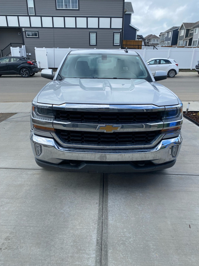 2018 Chevrolet Silverado  in Cars & Trucks in Calgary - Image 4