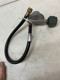 PROPANE TANK REGULATOR AND HOSE #V0304