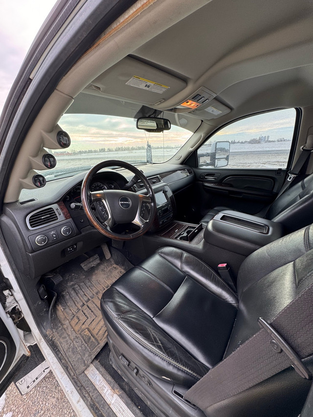 2008 GMC Sierra 3500HD Denali Clone – Duramax 4x4 Dually in Cars & Trucks in London - Image 3
