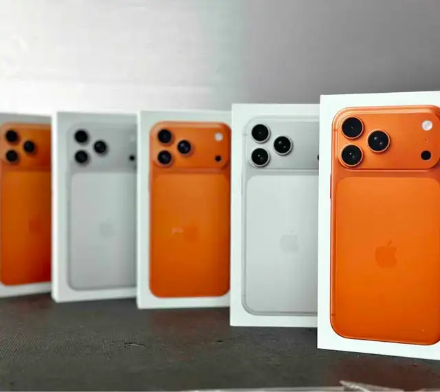 iPhone 17 Pro Max 256GB – BRAND NEW SEALED – Silver/Orange in Cell Phones in City of Toronto - Image 2