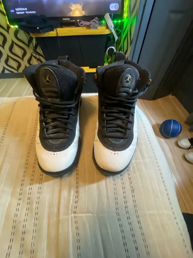 Jordan 12 Retro in Men's Shoes in Oshawa / Durham Region - Image 2