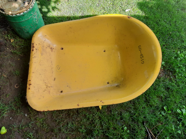 Wheelbarrow wheel barrow tub new old stock in Outdoor Tools & Storage in Oakville / Halton Region