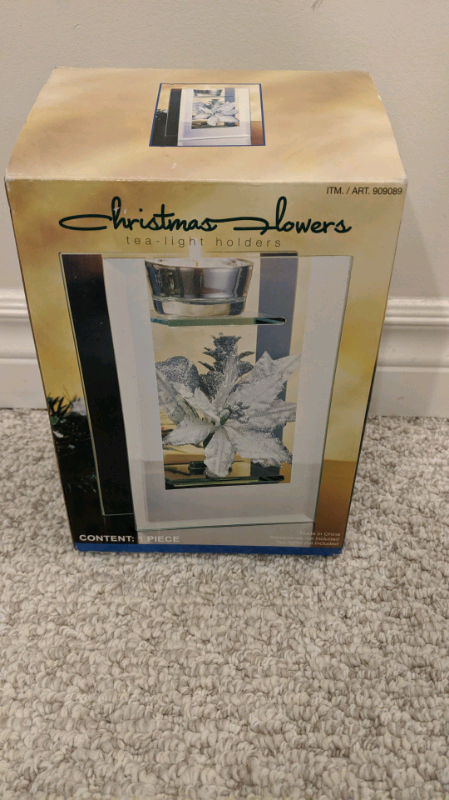 Christmas flowers tea light holder in Home Décor & Accents in Strathcona County - Image 2
