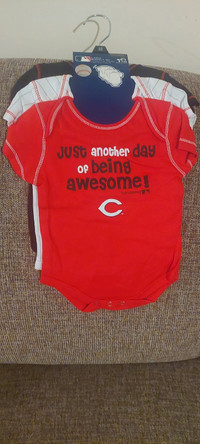 3 pack Cincinnati Reds baby onesiesNew w/ tags0-3 months$20