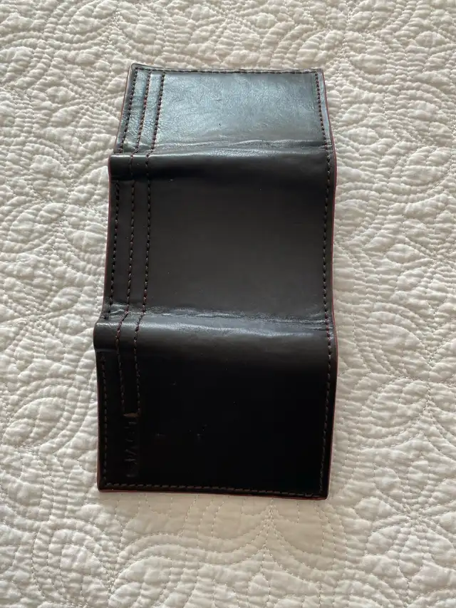 Levi's Wallet in Women's - Bags & Wallets in Mississauga / Peel Region - Image 3