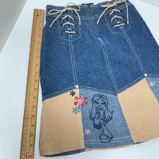 Bratz girls skirt size 10/12 original vintage denim embroidered  in Kids & Youth in Winnipeg - Image 7