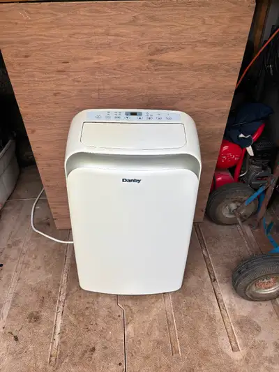 Danby Modèle DPA120HCB1WDB Très bonne condition