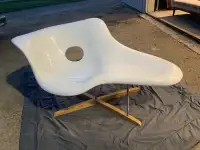 The Eames La Chaise Chair replica 