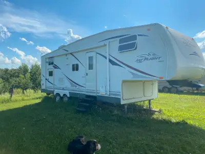 2007 Jayco Jayflight 27.5 RBH. very light-half ton towable. Rear bunks twin over double. Sleeps 8. L...