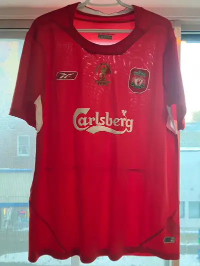 Liverpool FC Adults Retro 2005 Istanbul Shirt - Size M *Reason for selling: New, worn once to try on...
