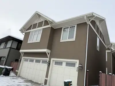 Beautiful carriage house in Calgary SW Excellent location close to all amenities and easy access to...