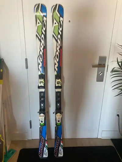 Skis Alpin, View more