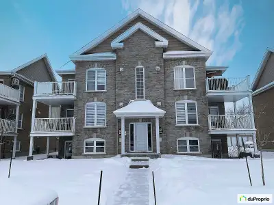 Super condo de 2 chambres, se distingue par son excellent emplacement Champfleury , à proximité de n...