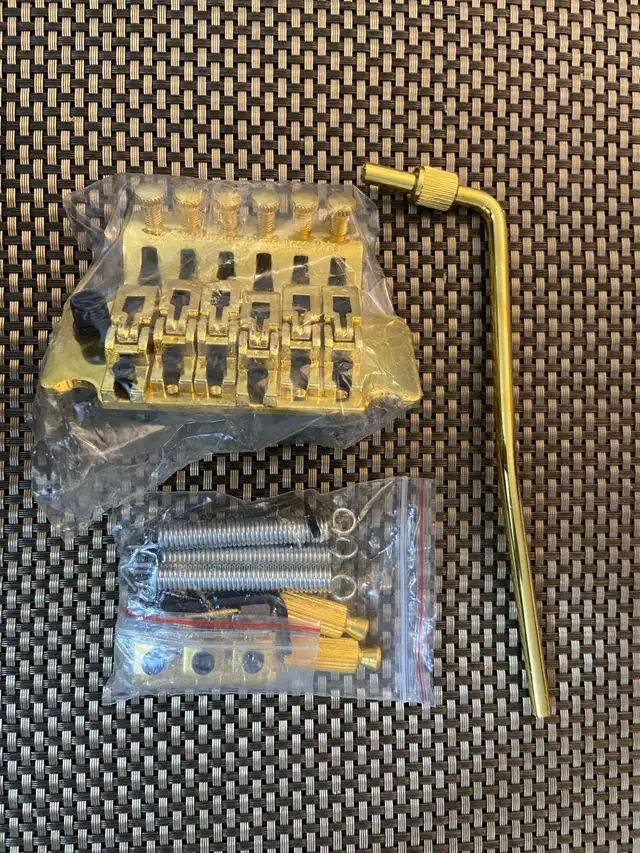 Floyd Rose Tremolo Bridge (New) in Guitars in City of Toronto - Image 2