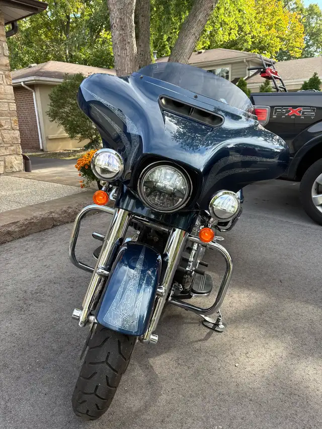 Harley Davidson StreetGlide  in Touring in Oakville / Halton Region - Image 4