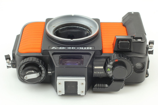Nikon Nikonos V Orange Underwater Body 35mm f2.5 Lens w/ strap in Cameras & Camcorders in Red Deer - Image 3