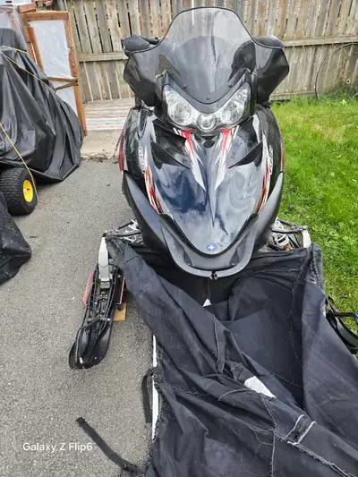 2009 Polaris iq600 with 5800km this is a great machine for trail riding and just having a lot off fu...