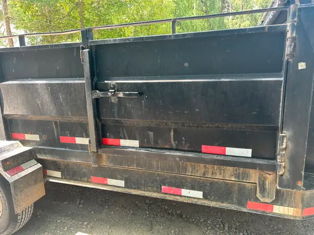 2016 dump trailer 16' x 7' in Cargo & Utility Trailers in Hamilton - Image 7