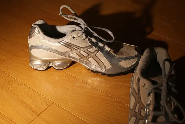ASICS GEL ladies sports shoes 6.5US size in Women's - Shoes in Mississauga / Peel Region - Image 9