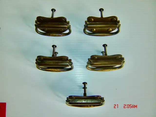 Lot of Lovely Vintage Brass & Wood Drawer/Desk/Cabinet Handles in Arts & Collectibles in City of Toronto - Image 6