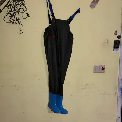 Women’s fishing waders size 8 boot, View more