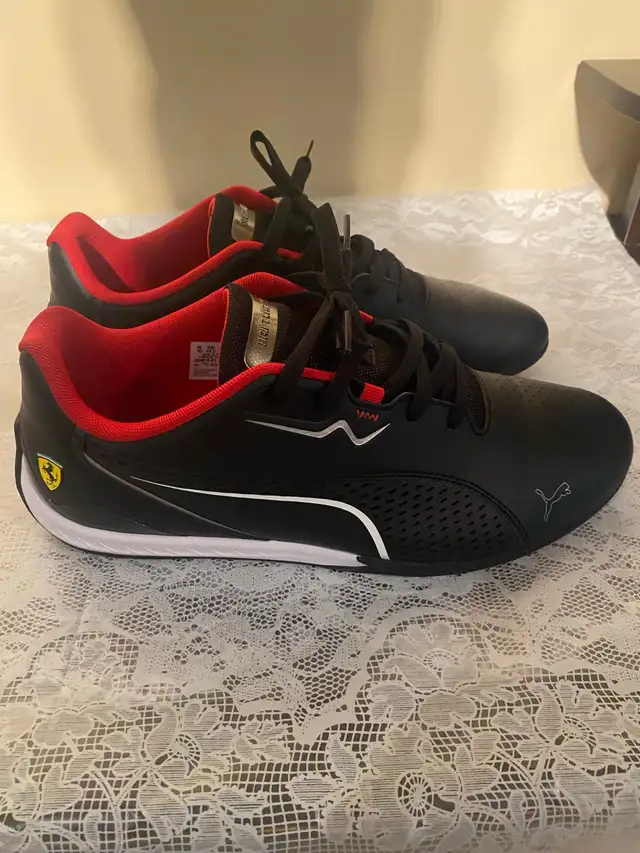 PUMA Scuderia Ferrari Drift Cat Mens Shoes Sz 11 (Like New in Men's Shoes in Hamilton - Image 2