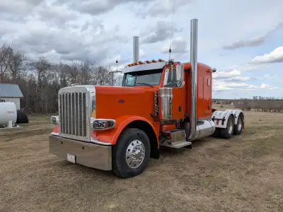 2010 389 Peterbilt, 40 diffs 370 ratio with 4 way lockers New drive tires steers 90% 852000 kms and...