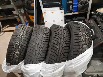 3 sets of rims and tires from 2009 Subaru Forester. Hancook i-pike winter tires 225/60r16 Set of 4 O...