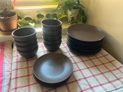Ikea Dishes/Bowls, believe these are from Ikea, sold together, brown colour, mostly good shape, norm...