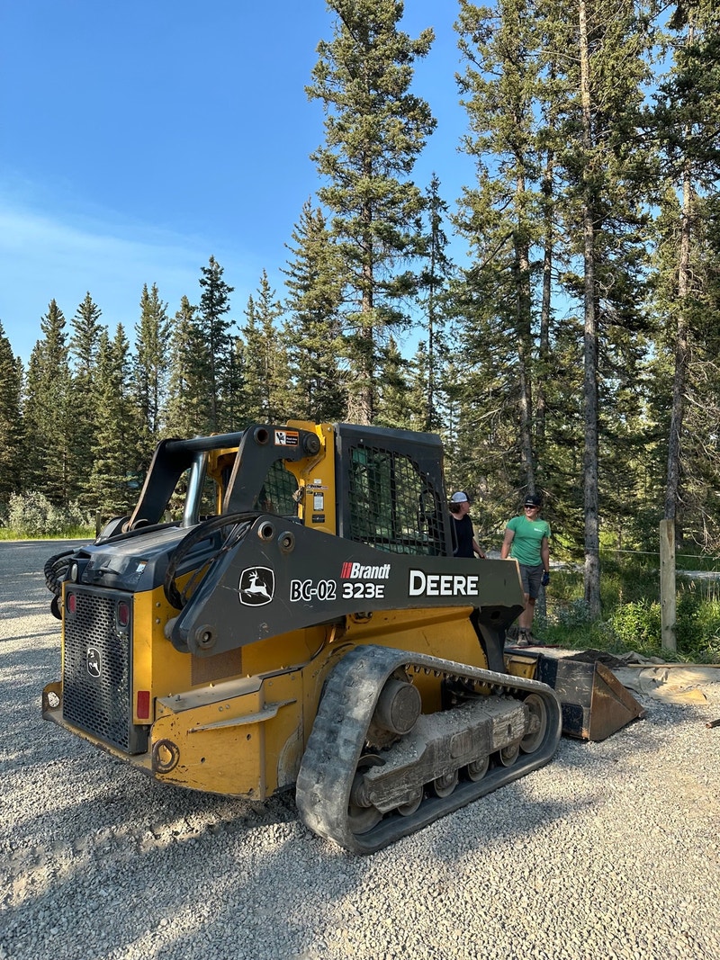 John deer 323E Heavy Equipment Calgary Kijiji