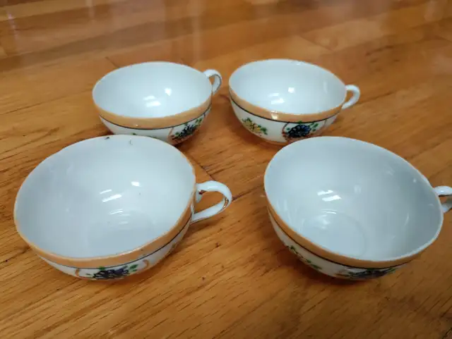 20 PC Tea Pot set for sale. in Other in Calgary - Image 6
