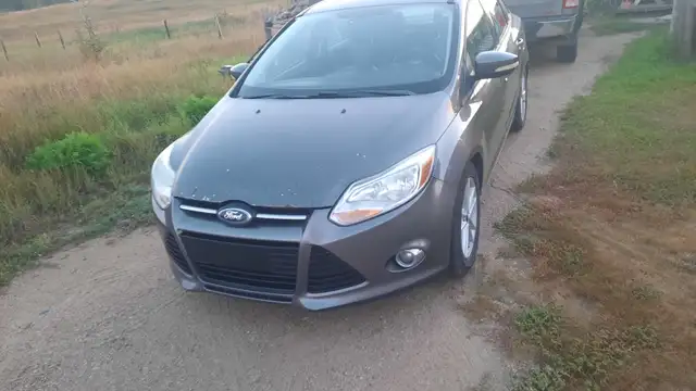 2012 Ford Focus 5 spd manual
