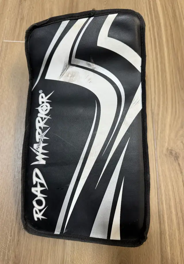 Road Hockey Goalie Set in Hockey in Markham / York Region - Image 9