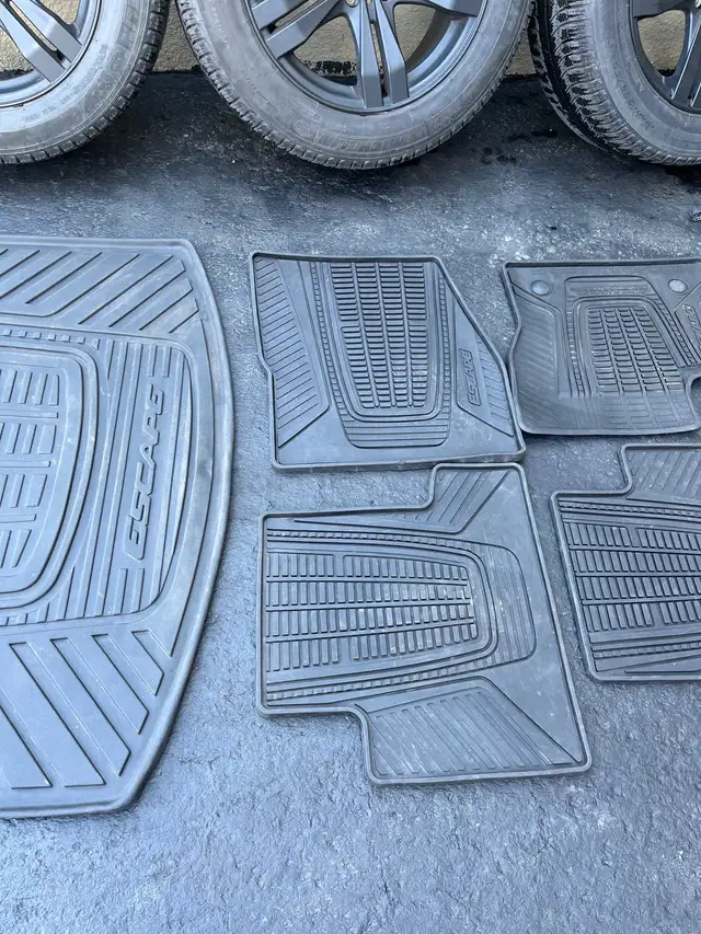Roues :mags,pneus d’hiver,Ford Escep, et autres. accessoires in Tires & Rims in Laval / North Shore - Image 4
