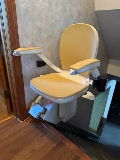 ACORN SUPERGLIDE 130 STRAIGHT STAIRLIFT, View more
