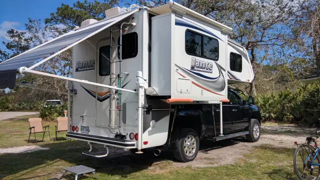 CAMPEUR LANCE 855S - Boite campeur in RVs & Motorhomes in Sherbrooke - Image 5