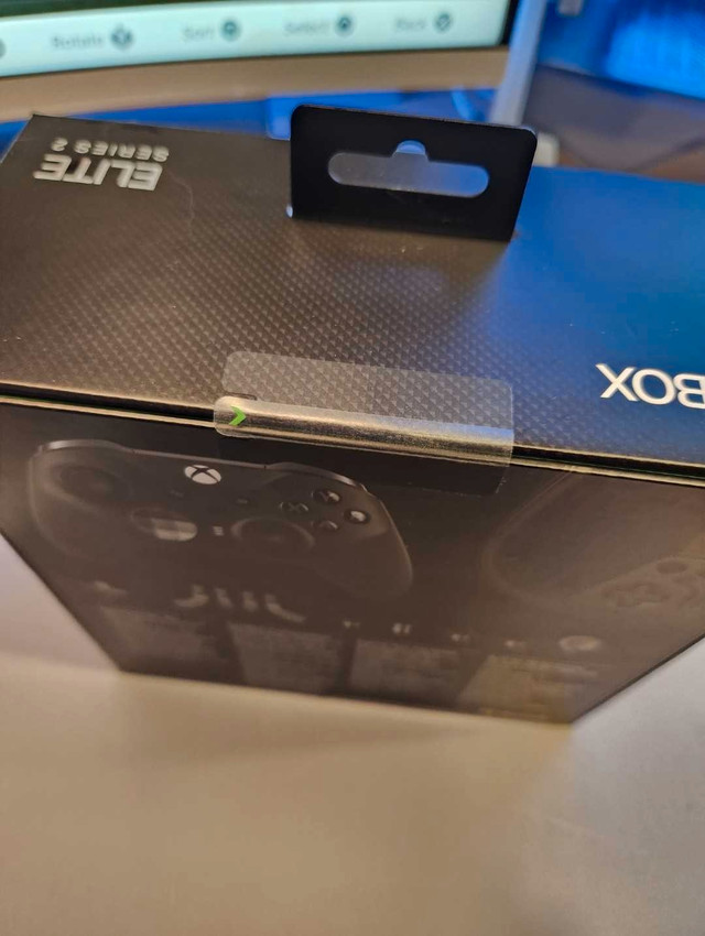 Xbox Elite Series 2 Controller BRAND NEW IN BOX in Xbox Series X & S in Oshawa / Durham Region - Image 3
