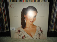 CLASSIC CRYSTAL! A VINYL RECORD LP BY CRYSTAL GAYLE!