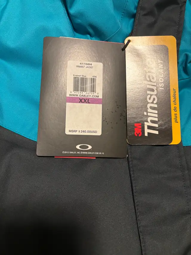 Men’s Oakley Ski Jacket - XXL - NEW in Ski in Red Deer - Image 3
